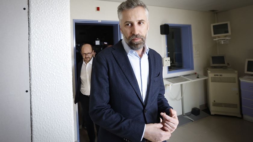 Pedro Nuno Santos acusa cabeça de lista da AD de "negação climática"