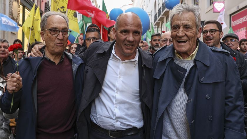 Maré vermelha no Chiado. ​Raimundo apela ao voto de quem "não concorda com tudo" na CDU