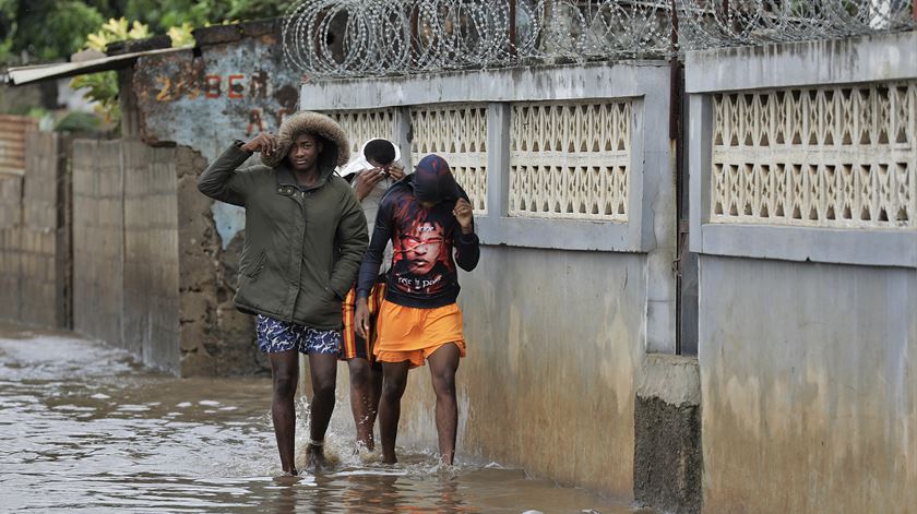  Tempestade tropical `Filipo` em Maputo. Foto: Luísa Nhantumbo/Lusa