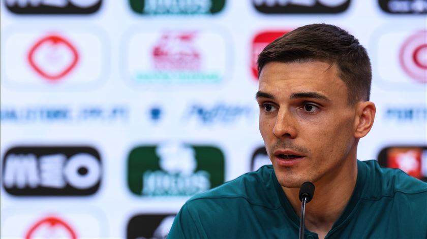 Palhinha critica excesso de jogos. "É preciso pensar na saúde física do jogador"