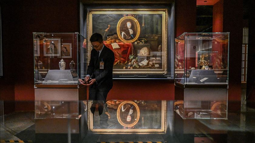 As imagens da exposição que funde Versalhes com a Cidade Proibida em Pequim