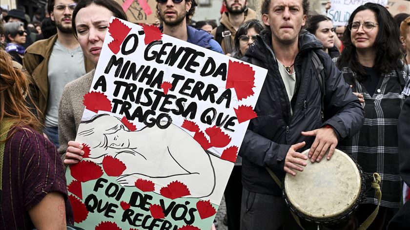 Manifestação `Contra o Fascismo, Mais e Melhor Habitação” no Porto. Foto: Fernando Veludo/Lusa