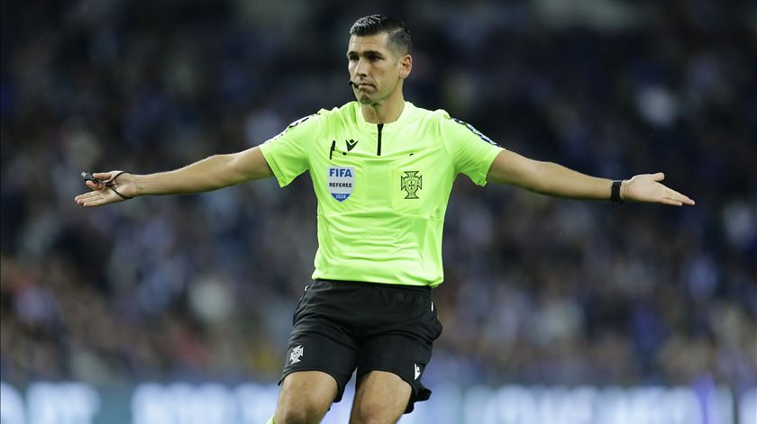 "Absolutamente incompreensível". FC Porto contra nomeação de Fábio Veríssimo