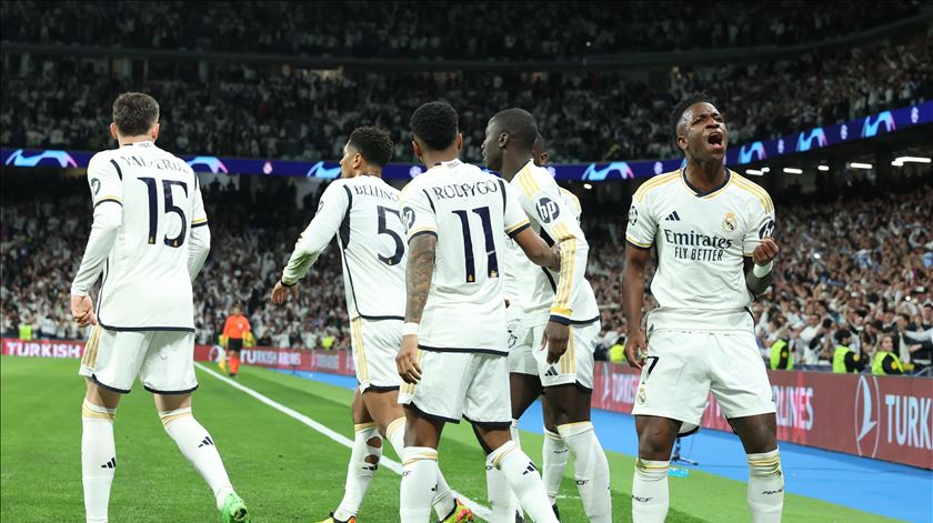 Vinícius pede desculpa pela atitude contra o Barça. Ambiente no balneário do Real estará tenso Vinícius pede desculpa pela atitude contra o Barça. Ambiente no balneário do Real estará tenso