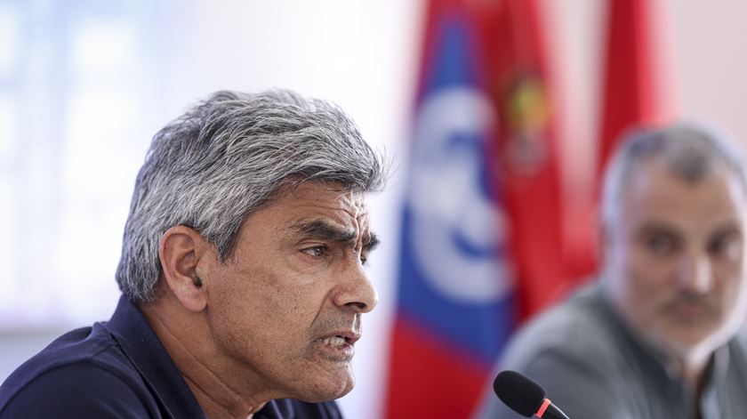 Prolongamento do ano letivo? Fenprof admite avançar com greve Prolongamento do ano letivo? Fenprof admite avançar com greve