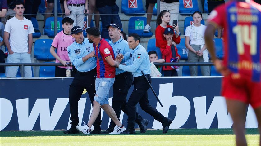 Liga “condena de forma veemente os incidentes” do Chaves - Estoril