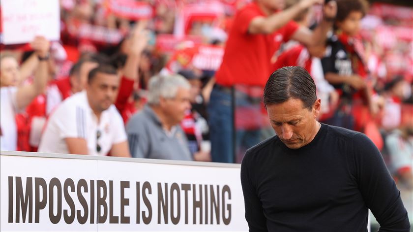 Roger Schmidt em dez frases. Da declara&#231;&#227;o de amor ao Benfica ao &quot;fiquem em casa&quot;, at&#233; &#224; profecia que n&#227;o se confirmou