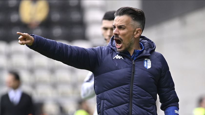 Um ano e 34 jogos depois, Rubén da la Barrera abandona Vizela