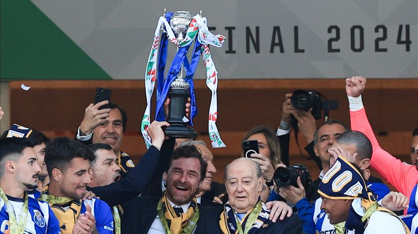 Villas-Boas visitou Pinto da Costa no hospital e lançou-lhe "um desafio"