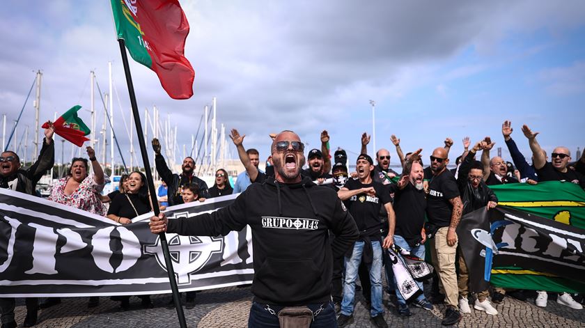 Manifestantes antifascistas e nacionalistas entram em confronto em Lisboa. Foto: Rodrigo Antunes/Lusa