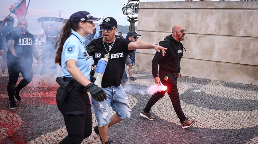 Manifestantes antifascistas e nacionalistas entram em confronto em Lisboa. Foto: Rodrigo Antunes/Lusa. Foto: Rodrigo Antunes/Lusa