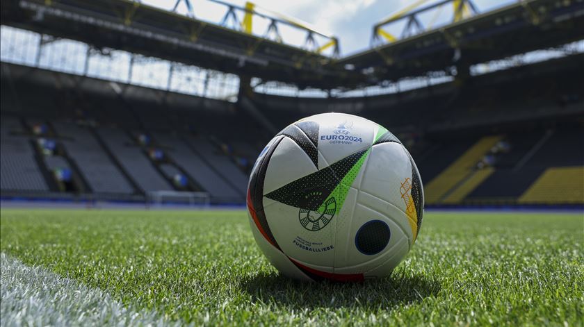 Quiz do Euro. Acha que sabe tudo sobre a história do Campeonato Europeu? Quiz do Euro. Acha que sabe tudo sobre a história do Campeonato Europeu?
