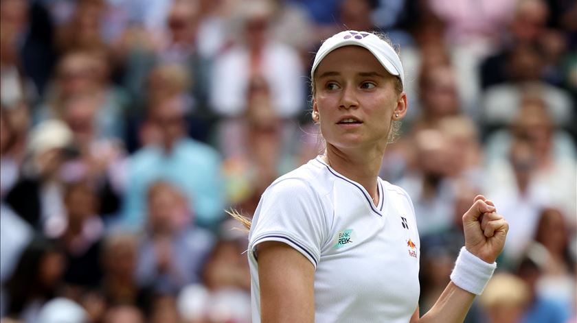 Rybakina e Krejcíková marcam duelo nas meias-finais de Wimbledon
