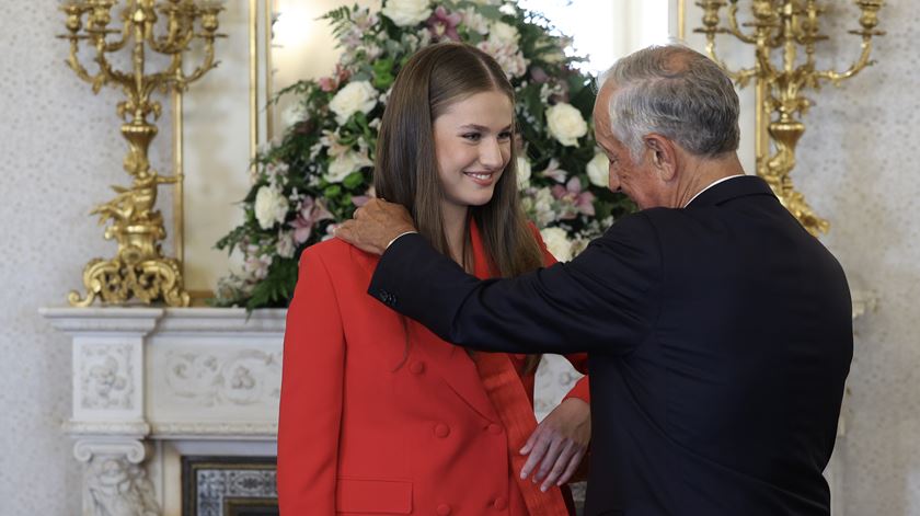 Princesa Leonor, herdeira do trono espanhol, vai estudar Ciência Política em Madrid