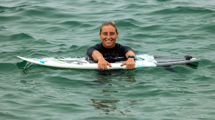 Yolanda Hopkins e Francisca Veselko passam ronda inaugural do Margaret River Pro