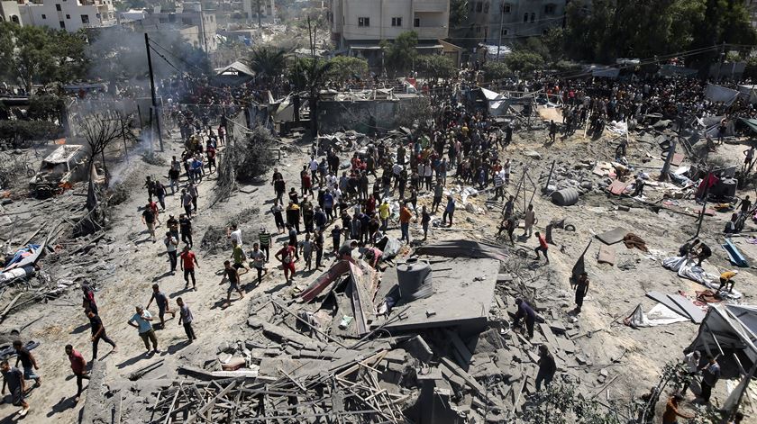 O raide israelita ocorreu numa zona fortemente povoada. Foto: Haitham Imad/EPA