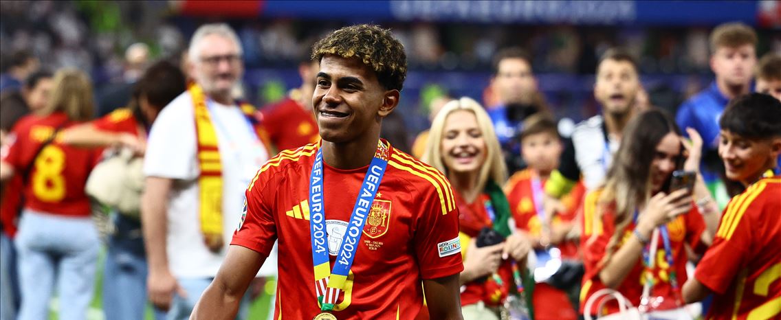 Yamal dispensado da seleção espanhola. Federação lamenta não ser informada de lesão