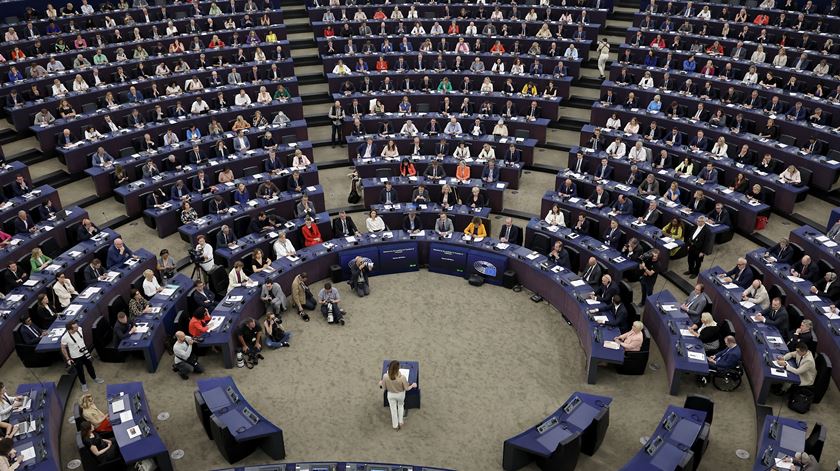 Parlamento Europeu vota moção de censura à Comissão Europeia por acordo com Mercosul