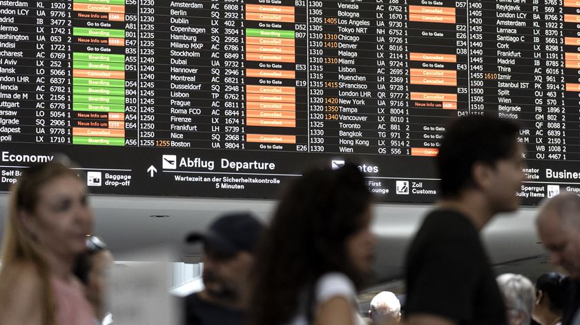 Falha no Aeroporto de Zurique, na Suíça. Foto: Gaetan Bally/EPA Falha no Aeroporto de Zurique, na Suíça. Foto: Gaetan Bally/EPA
