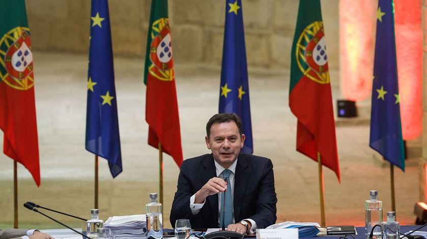 Mais 300 euros. Montenegro anuncia reforço do suplemento da condição militar​