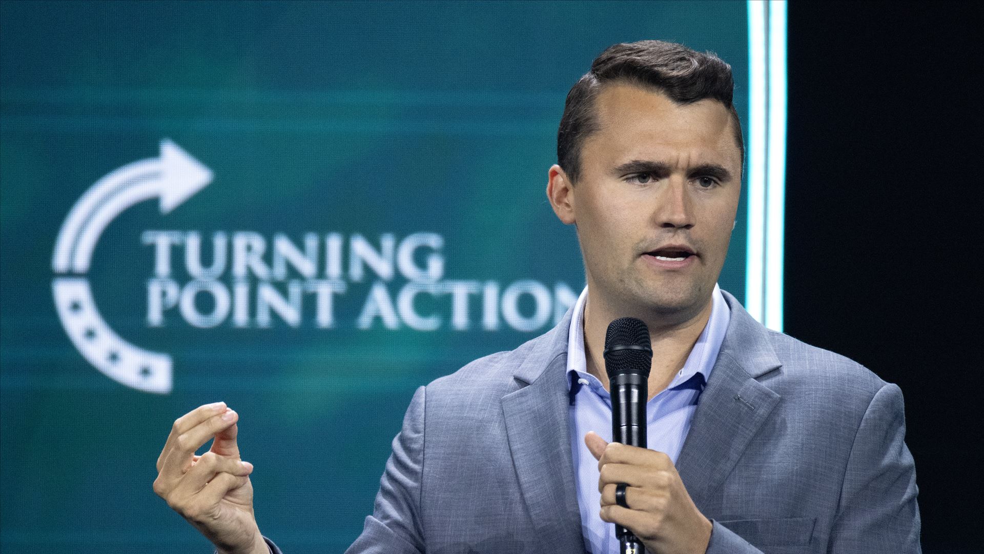 ​EUA revogam vistos de estrangeiros por comentários sobre morte de Charlie Kirk