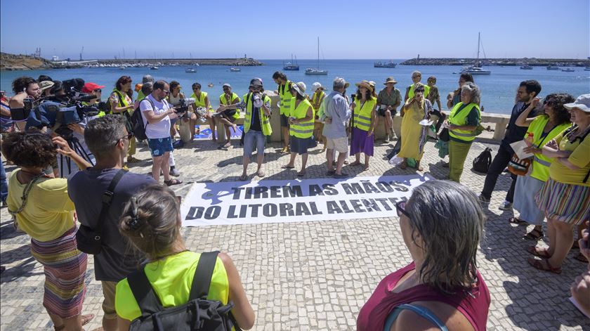 Plataforma ecologista protesta em Sines contra "exploração" do litoral alentejano