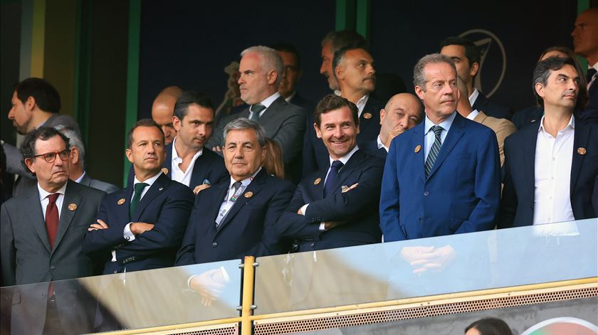 Villas-Boas espera clássico com "emoção". Varandas avisa que "leão ferido é mais perigoso"