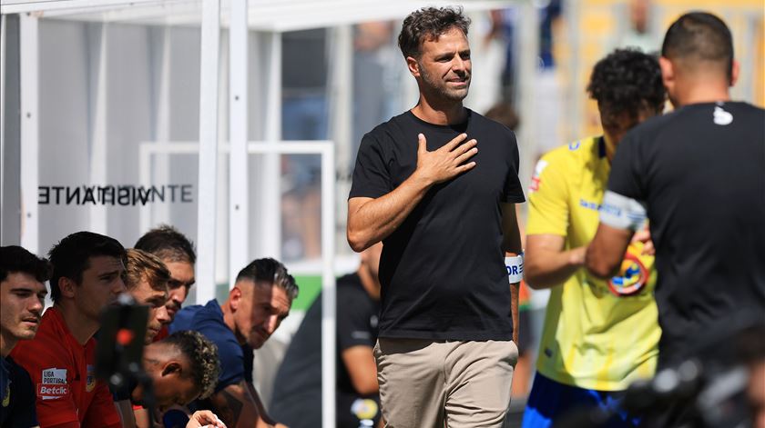 Gonzalo García deixa comando técnico do Arouca Gonzalo García deixa comando técnico do Arouca