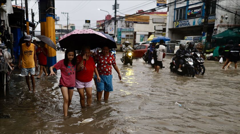 Pelo menos 18 pessoas morreram devido ao supertufão Fung-Wong