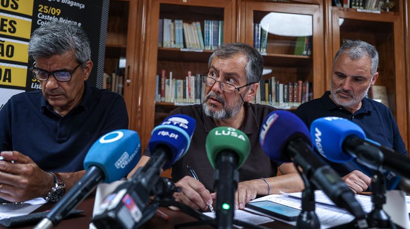 Fenprof salienta que continua a haver muito mais alunos no ensino público