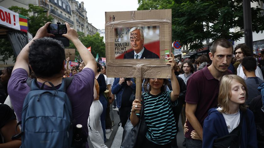 Paris. Milhares de manifestantes de esquerda contestam Macron. Foto: Yoan Valat/EPA