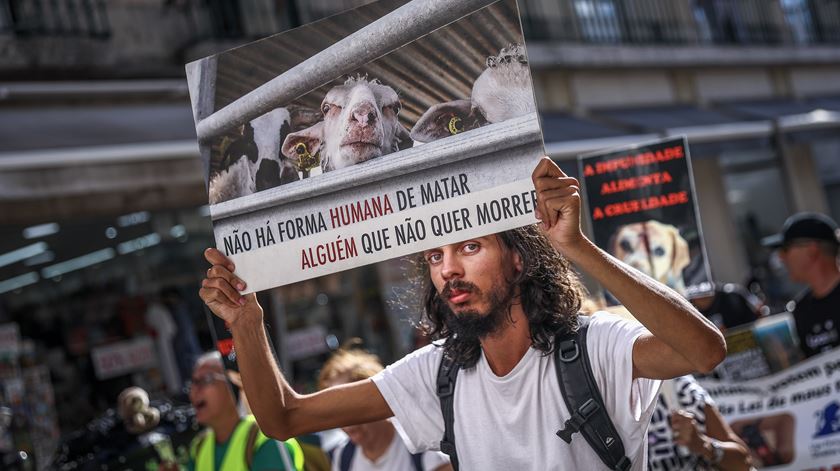 Marcha pelos direitos dos animais junta duas centenas em Lisboa. Foto: Rodrigo Antunes/Lusa