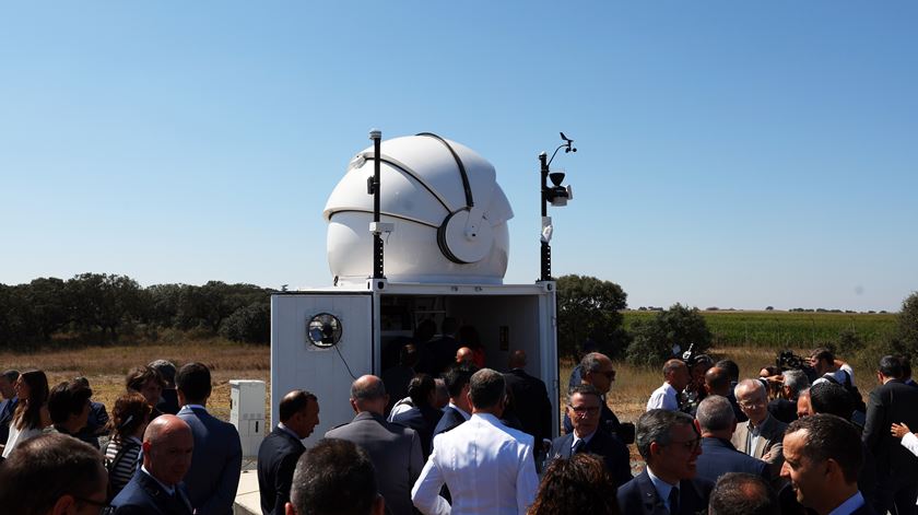 Apresentação do telescópio ótico de monitorização do espaço na Base Aérea de Beja. Fotos: Nuno Veiga/Lusa