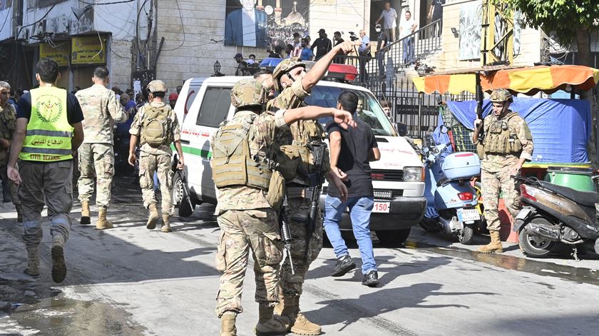 Três mortos em ataque de Israel a norte de Beirute Três mortos em ataque de Israel a norte de Beirute
