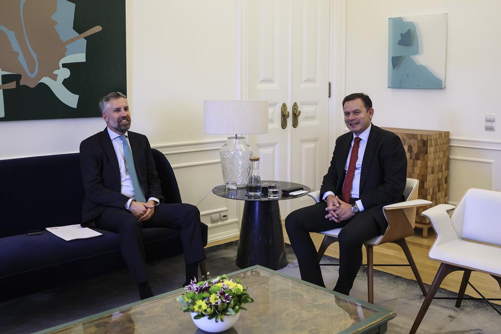 Pedro Nuno Santos propõe comissão parlamentar de inquérito aos negócios de Montenegro