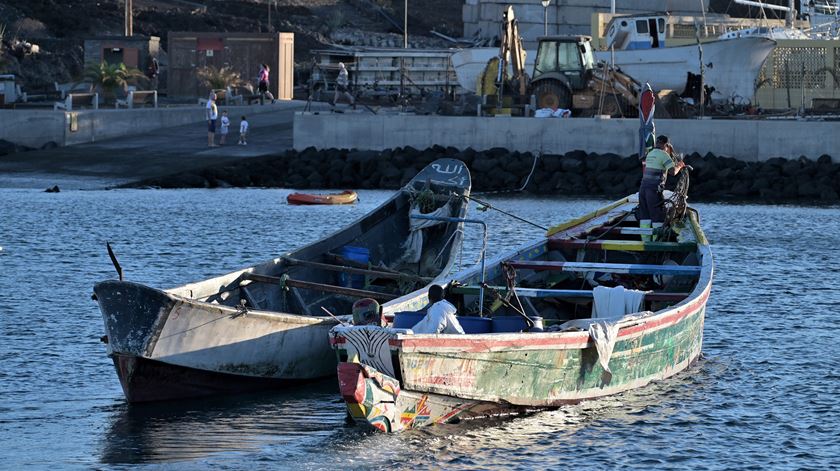 Nove mortos e 48 desaparecidos em naufrágio nas Ilhas Canárias. Foto: Gelmert Finol/EPA