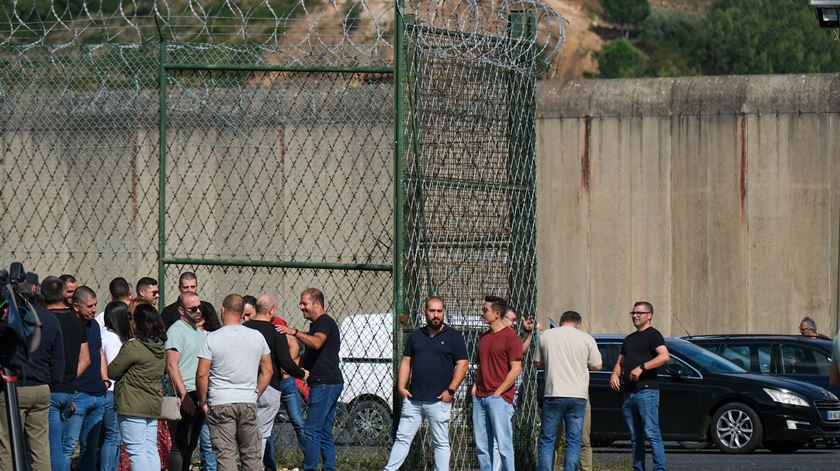 Greve dos guardas prisionais da cadeia de Vale de Judeus começa esta terça-feira