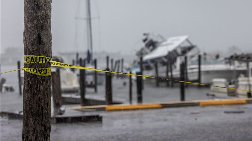Furacão Milton já chegou à costa da Florida nos Estados Unidos