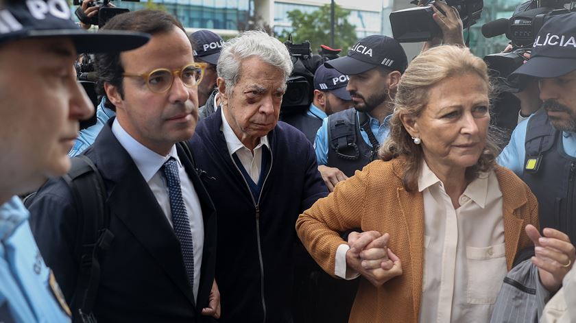 Lesado do BES defende Salgado. "Pedimos responsabilidade a BdP, Novo Banco e CMVM"