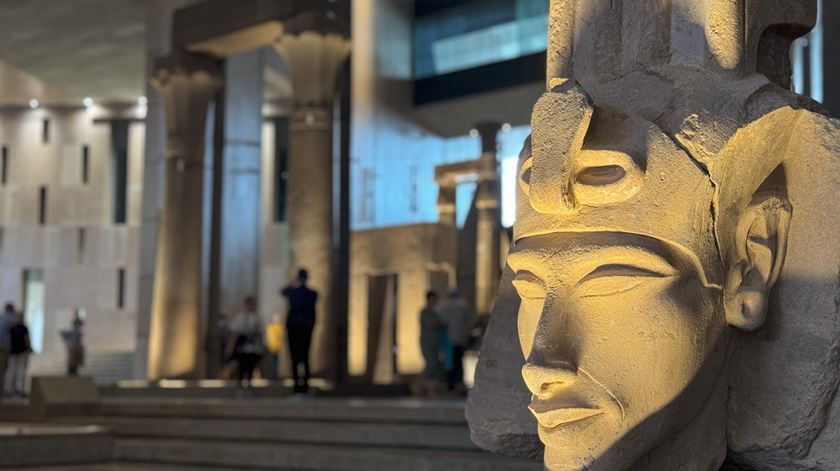 Vinte anos depois, o Grande Museu do Egipto abre finalmente ao público (mas só algumas alas)