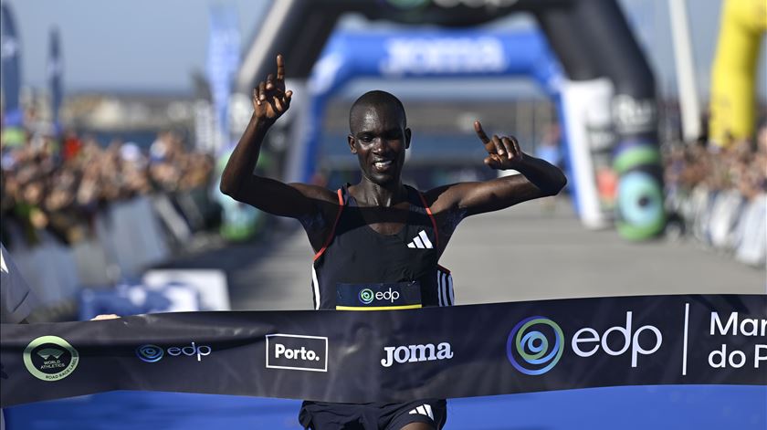 Abel Chelangat, Maratona do Porto. Foto: Fernando Veludo/Lusa