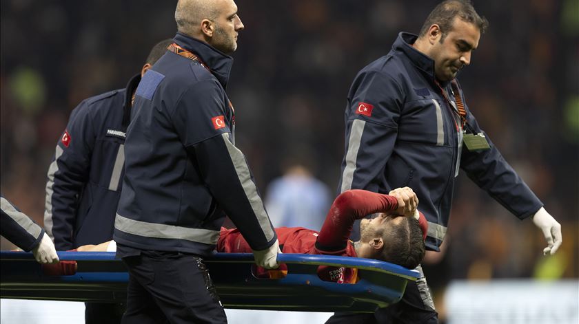 Icardi sofre rotura de ligamentos e deve falhar resto da época