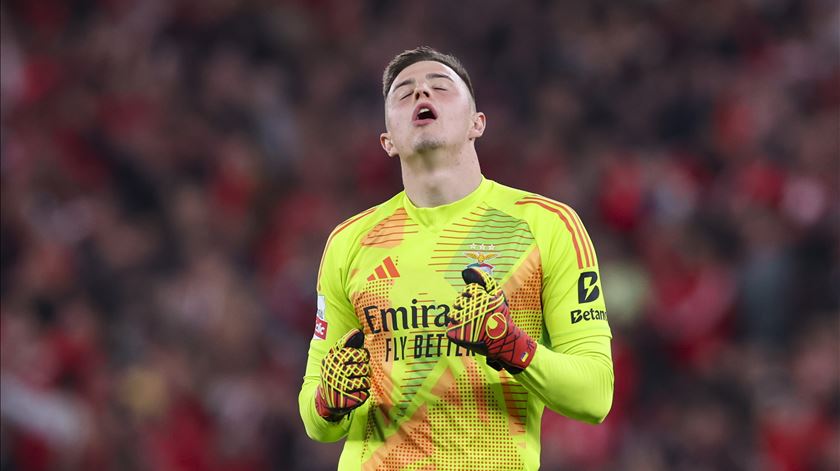 "A escola ucraniana trabalha muito o 1x1": Quim rendido à exibição de Trubin frente ao Bayern "A escola ucraniana trabalha muito o 1x1": Quim rendido à exibição de Trubin frente ao Bayern