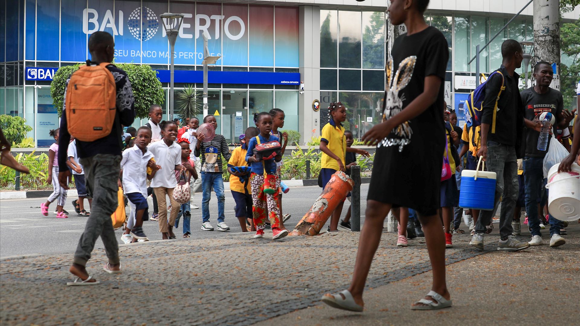 Derrocada de terras em mina de ouro ilegal em Angola faz 28 mortos