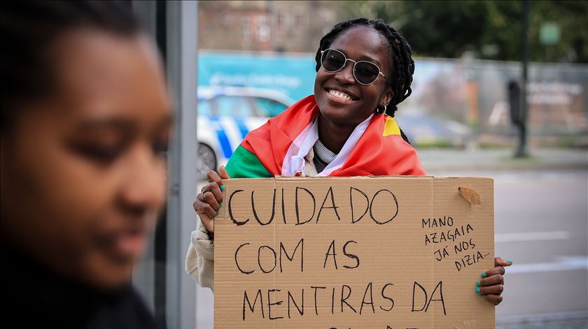 Manifestações contra o processo e os resultados eleitorais em Moçambique no Porto. Foto: Manuel Fernando Araujo/Lusa