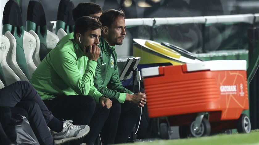 "Esta é a altura de os jogadores do Sporting ajudarem o treinador", defende Inácio
