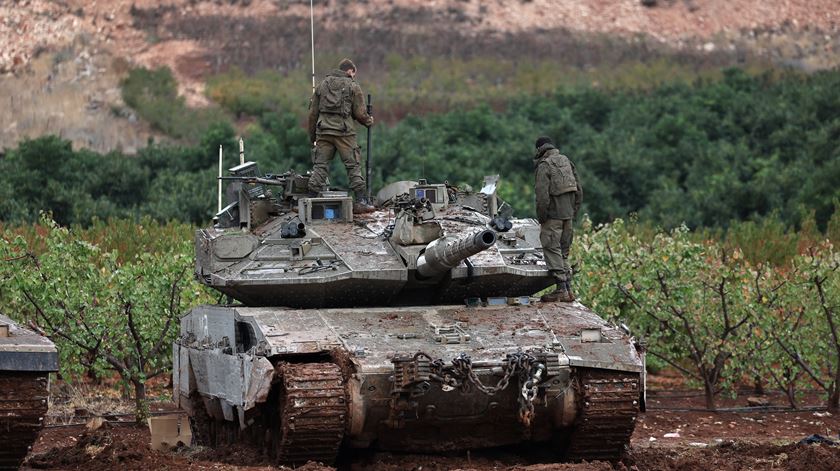 Israel anuncia primeira retirada do Líbano após cessar-fogo Israel anuncia primeira retirada do Líbano após cessar-fogo