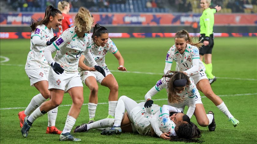 Seleção feminina vence na Chéquia e está no Euro 2025