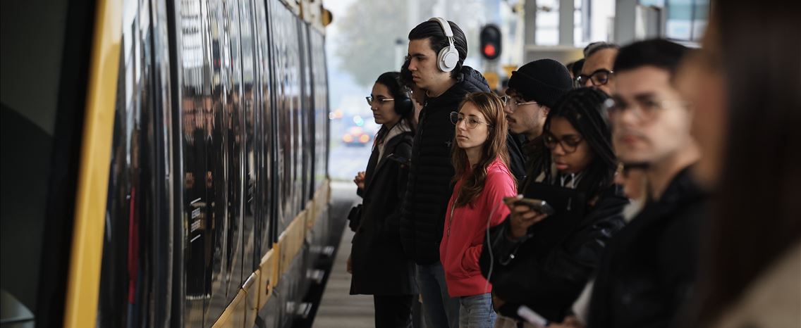 Idoso arrastado pelo Metro em Gaia. "Mão não tem espessura" para ativar sistema de segurança