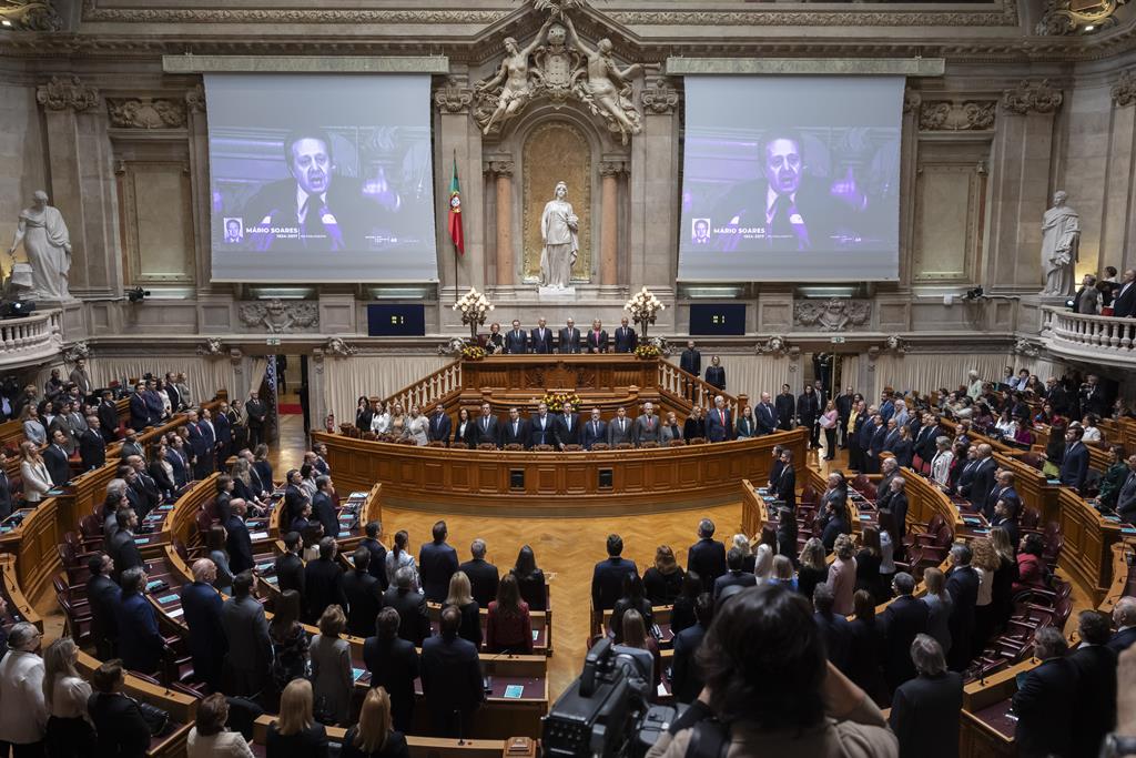 Parlamento recorda Mário Soares que "esteve sempre do lado certo das lutas"